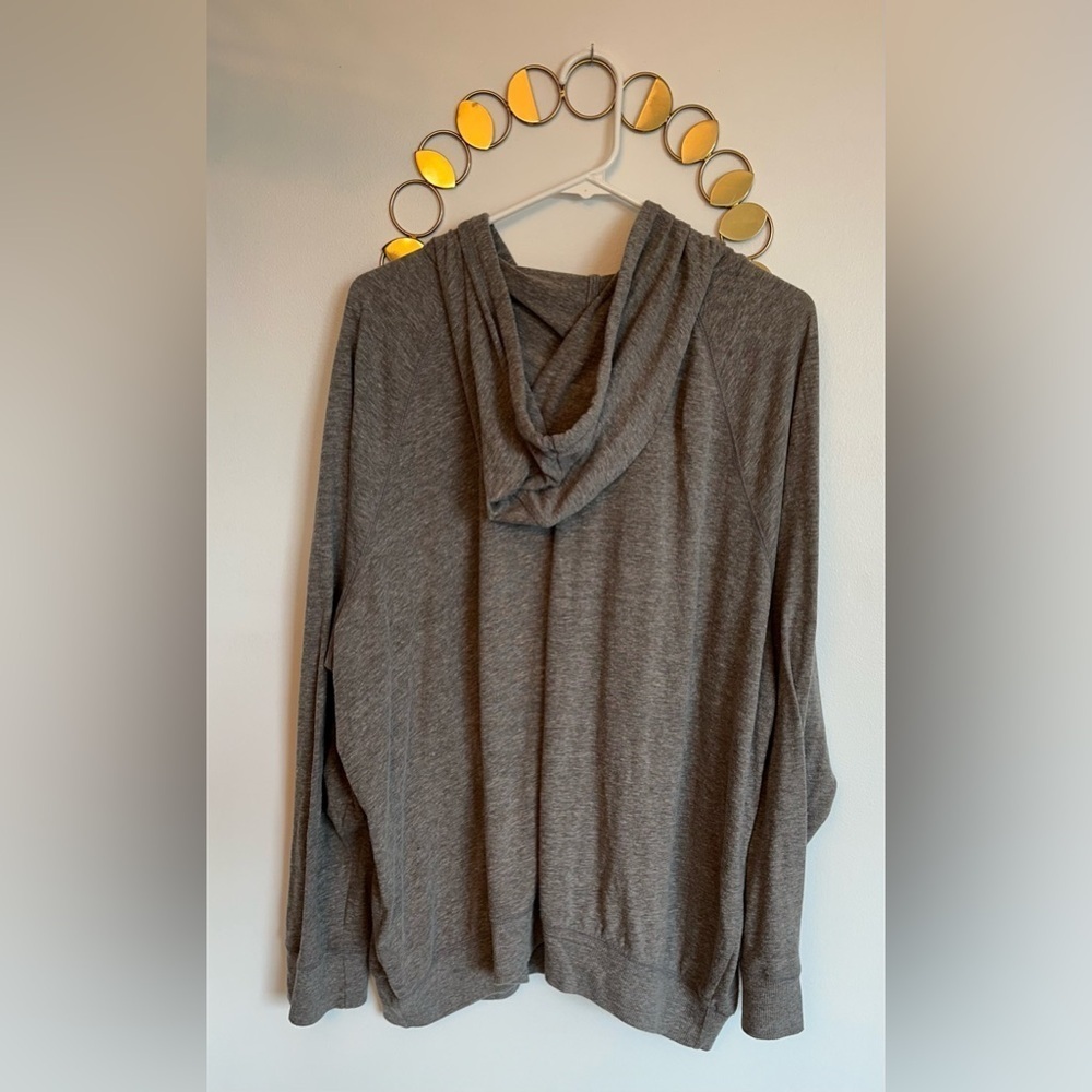 SOLD- Torrid Womens Zip Up Hoodie Size 4 Plus Size Solid Grey Design Hood Full - Picture 4 of 6